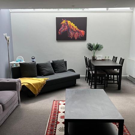 Lancing Apartments - Spacious 2 Bed - Sleeps 6 - Burnham Village Slough Buitenkant foto