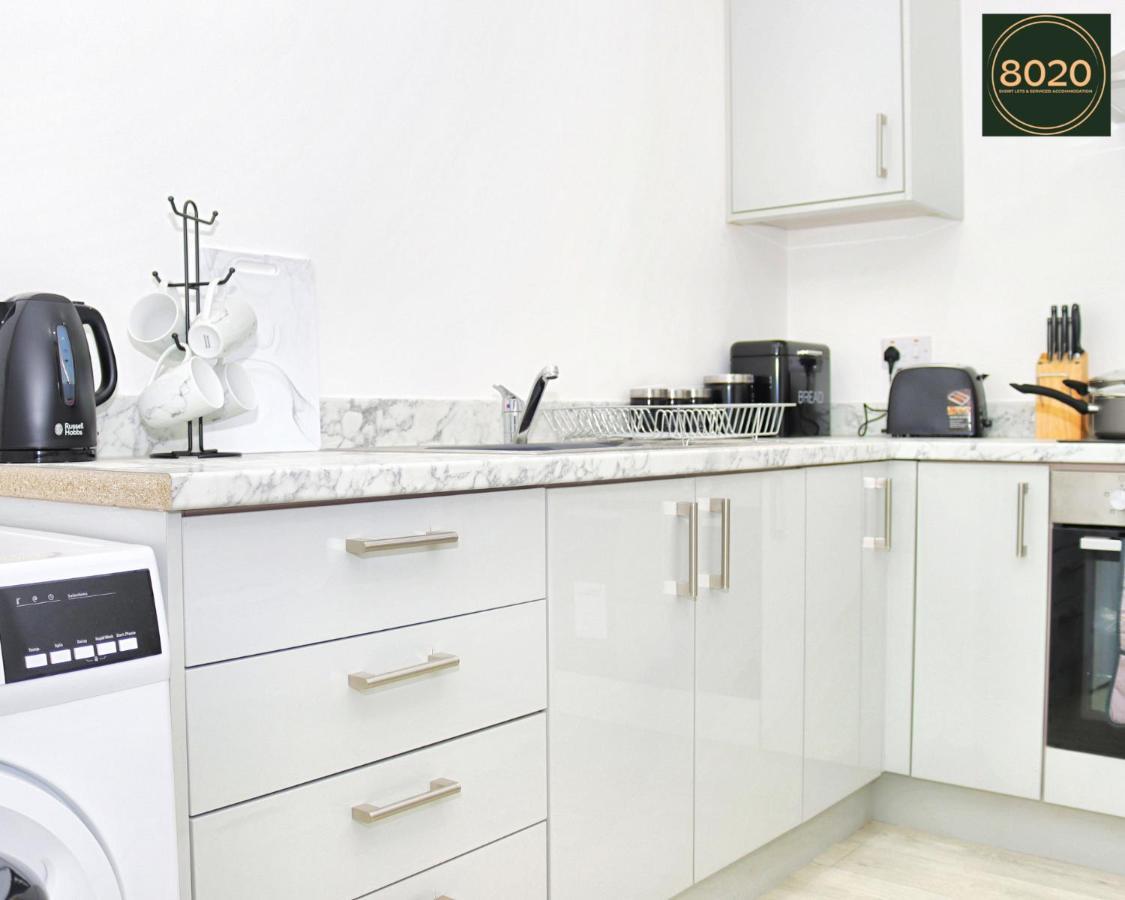 Lancing Apartments - Spacious 2 Bed - Sleeps 6 - Burnham Village Slough Buitenkant foto