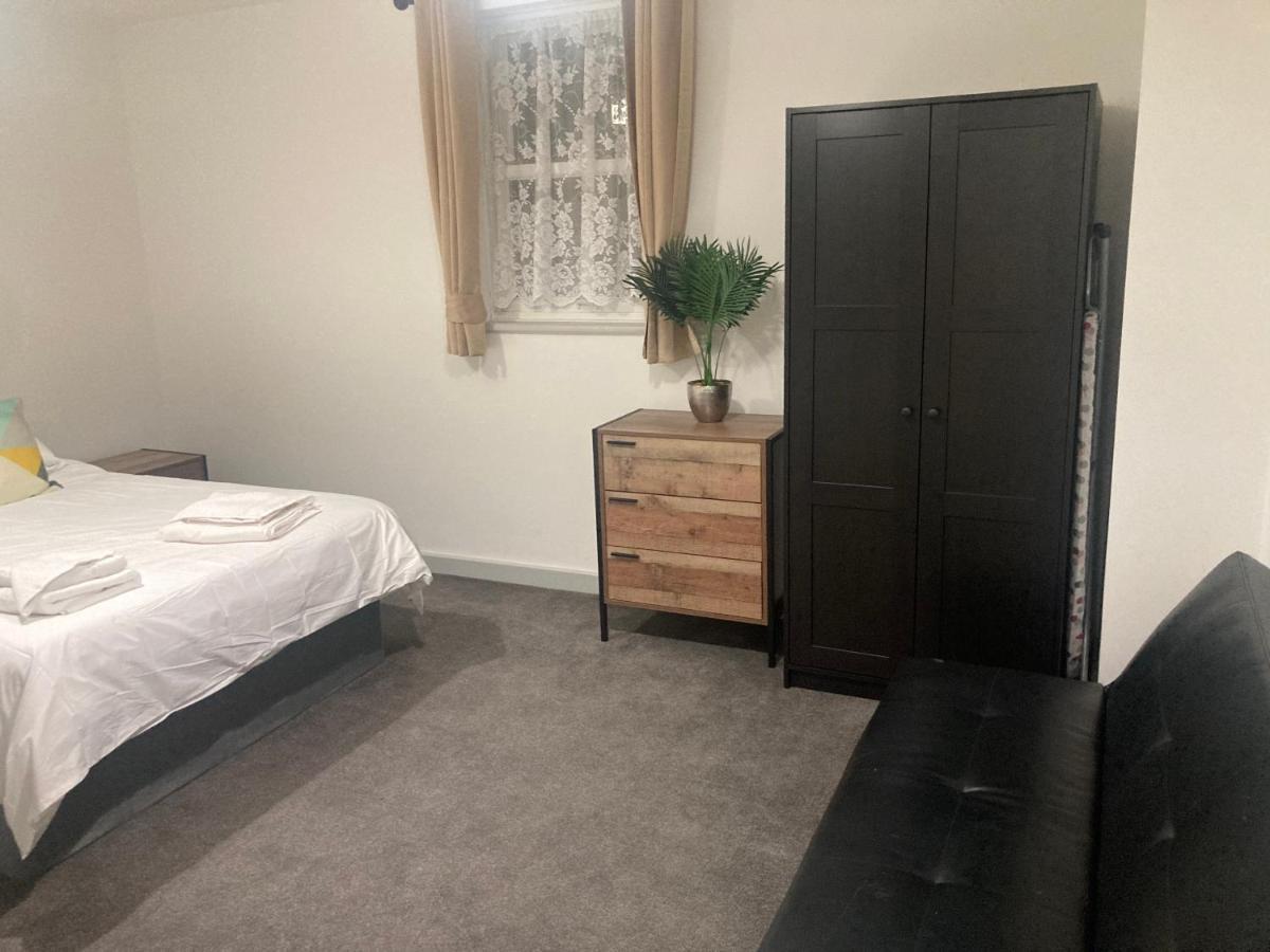 Lancing Apartments - Spacious 2 Bed - Sleeps 6 - Burnham Village Slough Buitenkant foto